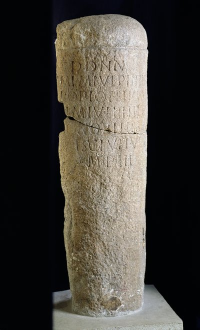 Grenspaal, van de Romeinse weg tussen Dijon en Bordeaux, 244-249 door Roman